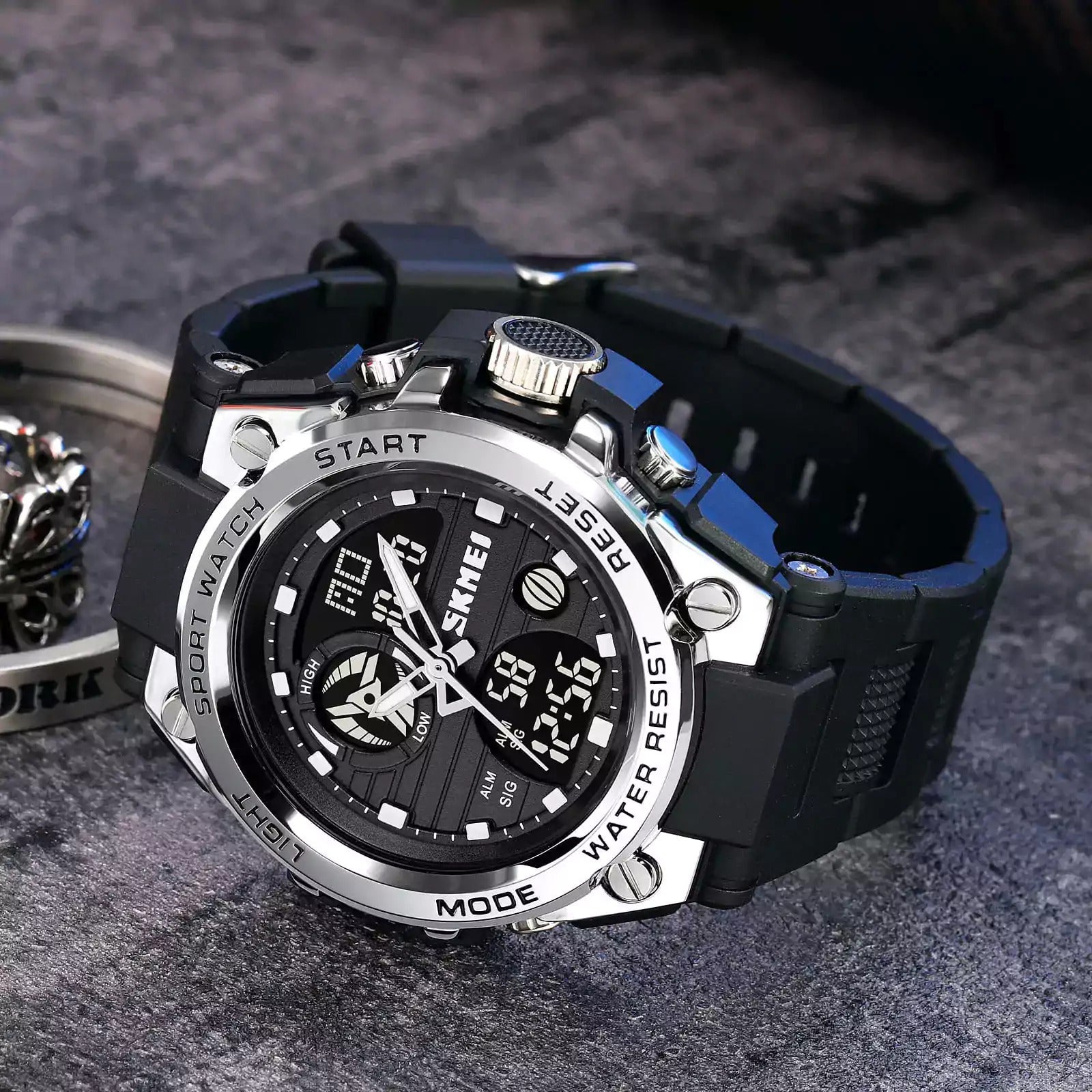 SKMEI 2031 Rugged Digital Sports Watch - Silver image 3