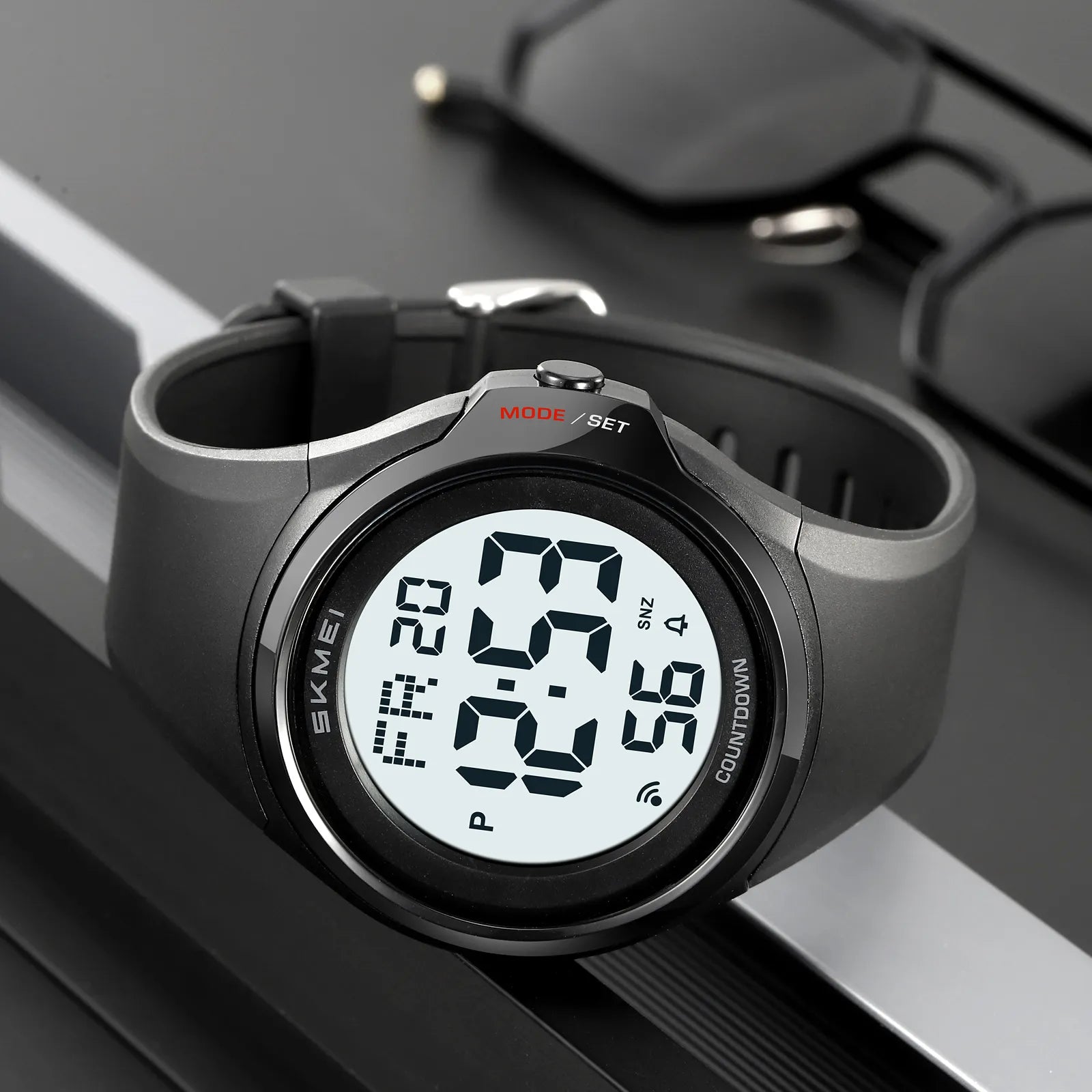SKMEI 2560 Digital Sports Watch - Black/White