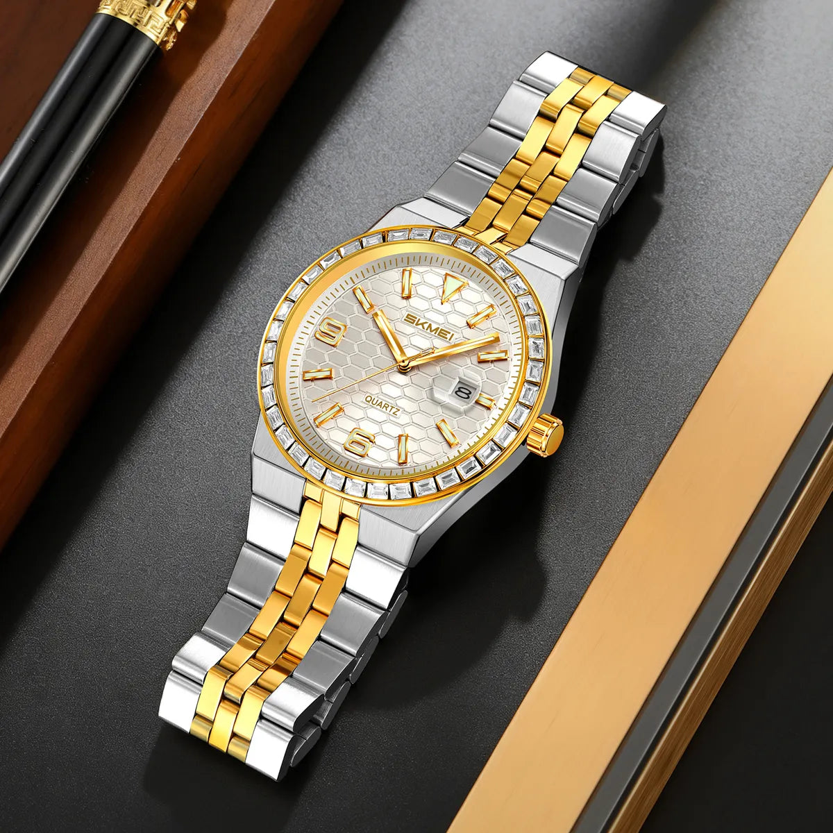 SKMEI 2655 Luxury Quartz Watch - Silver/Gold