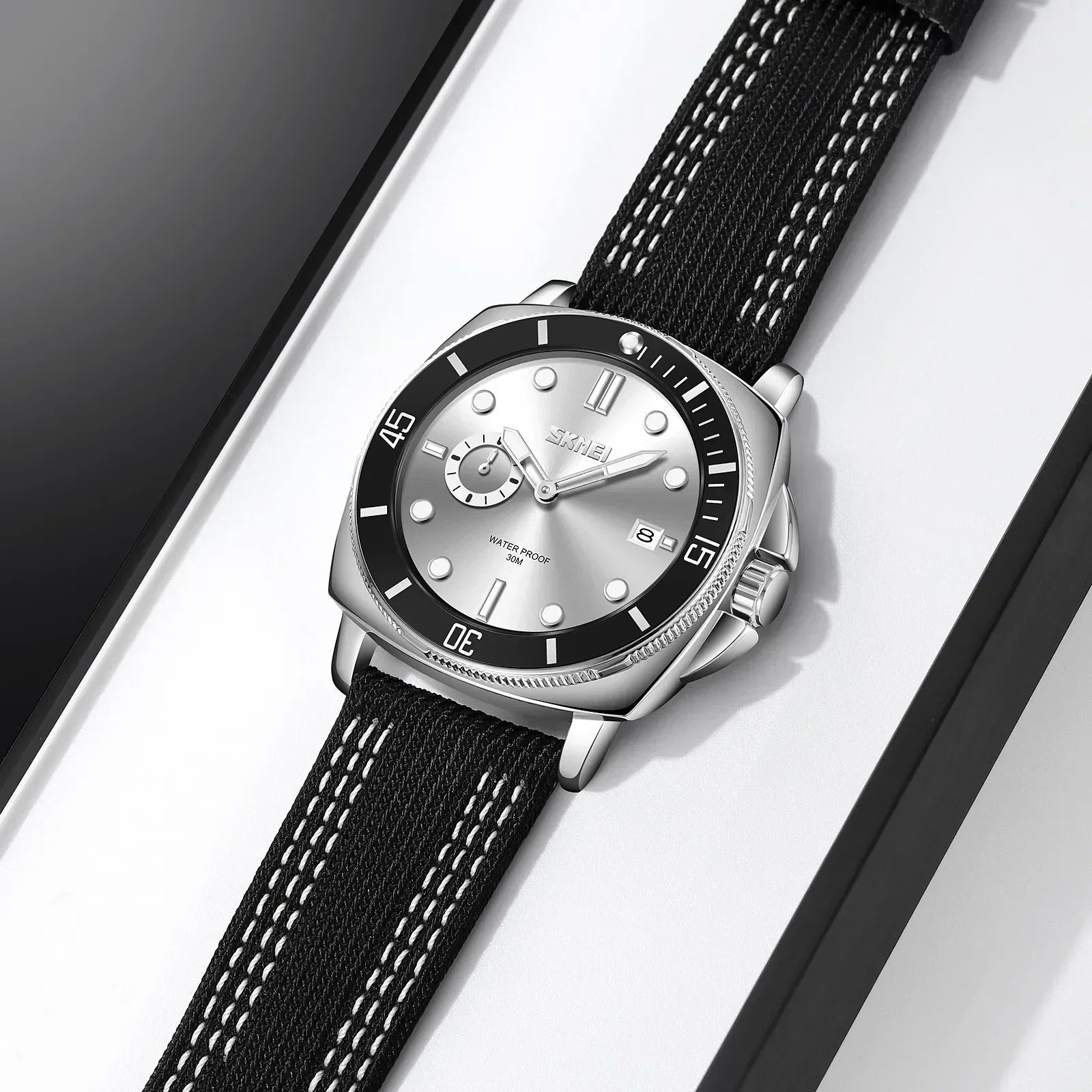 SKMEI 9328 Analog Quartz Nylon Strap Casual Watch - Silver image 3