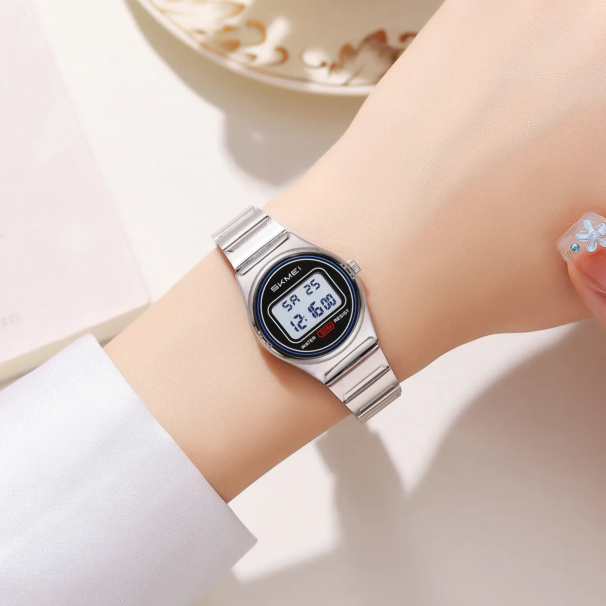 Skmei – 2338 – Women Digital Display Watch – Silver / Gold image 5