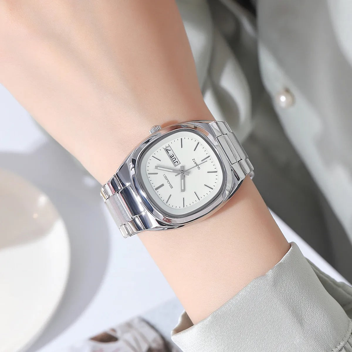 SKMEI 2420 Unisex Analog Quartz Day-Date Watch - silver/white image 2