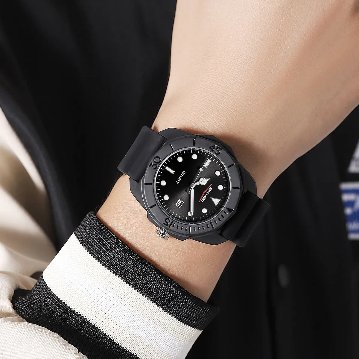 Skmei - 2393 - Quartz Analog Silicone Strap Watch - black/swirl marks image 2
