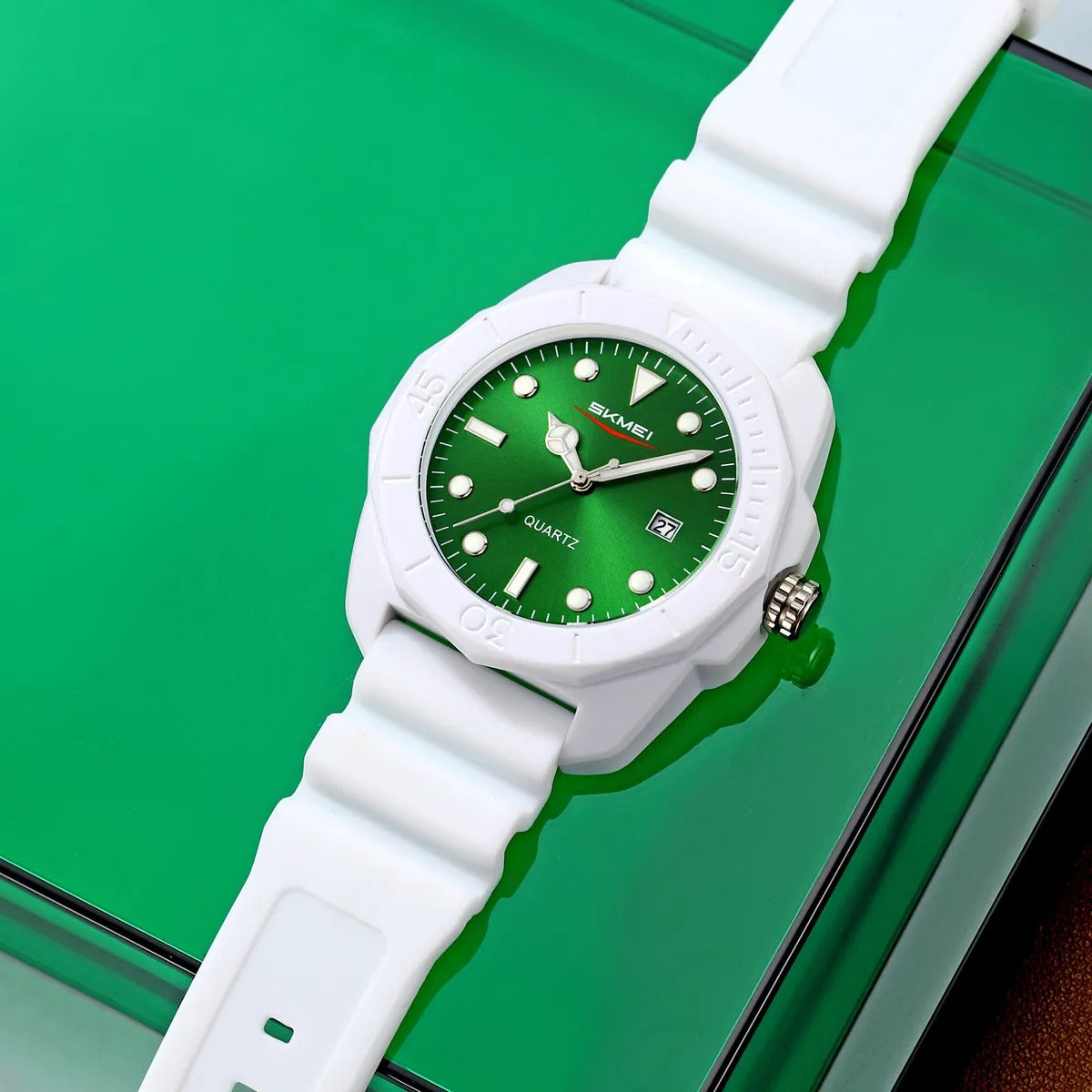 Skmei - 2393 - Quartz Analog Silicone Strap Watch - white/green image 3