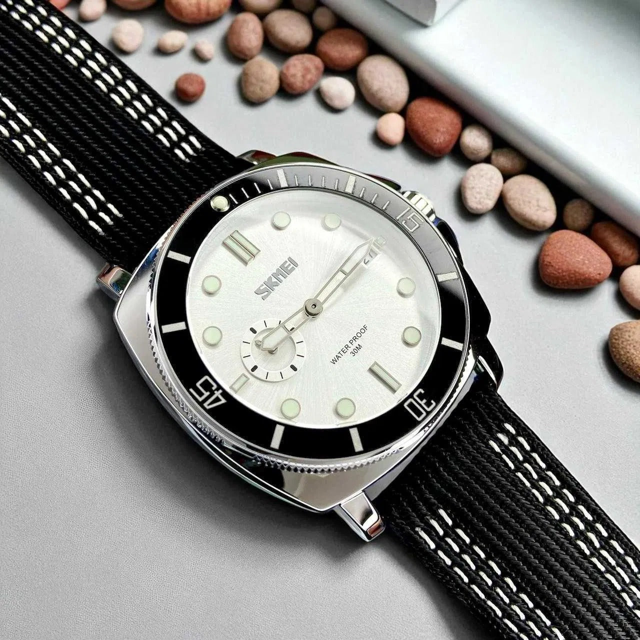 SKMEI 9328 Analog Quartz Nylon Strap Casual Watch - Silver image 4
