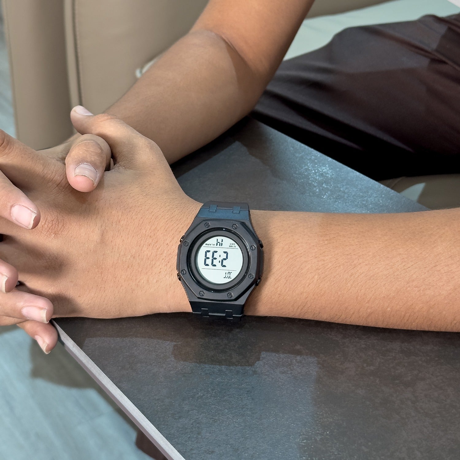 Skmei 2048 Digital Sports Watch - black/white image 4