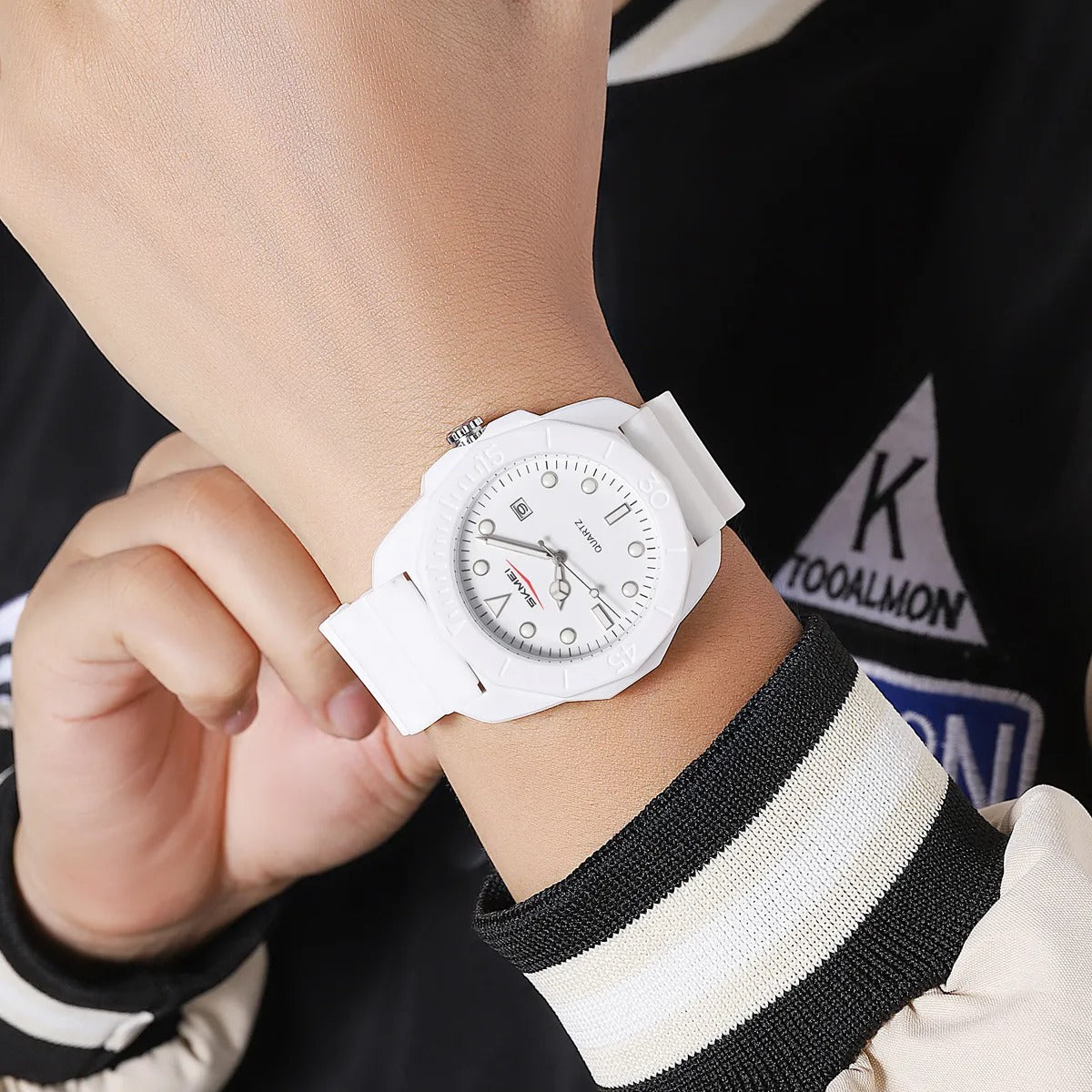 Skmei - 2393 - Quartz Analog Silicone Strap Watch - white/white image 3