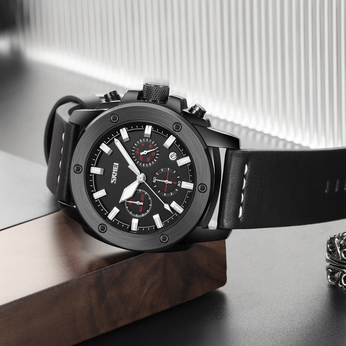 Skmei 9327 - Functional Chronograph Features Watch - black-black image 3