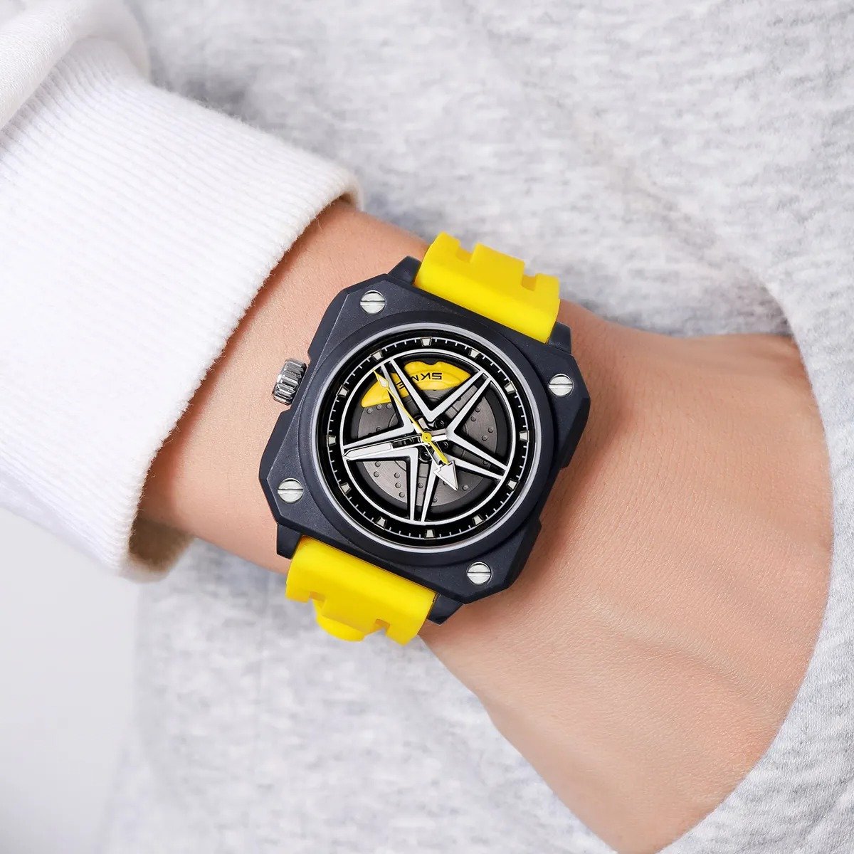 WhatsApp Image 2025-10-16 at 11.36.41 PM (4) SKMEI - 2362 - Trendy Wheel Spinner Quartz Silicon Strap - Yellow - Image 3